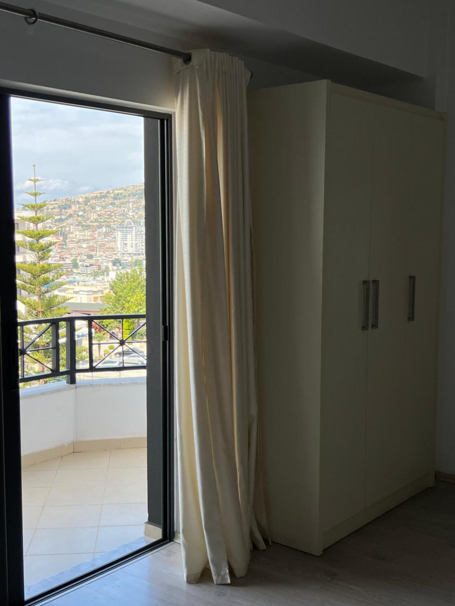 Privé City Hotel Sarandë Esterno foto