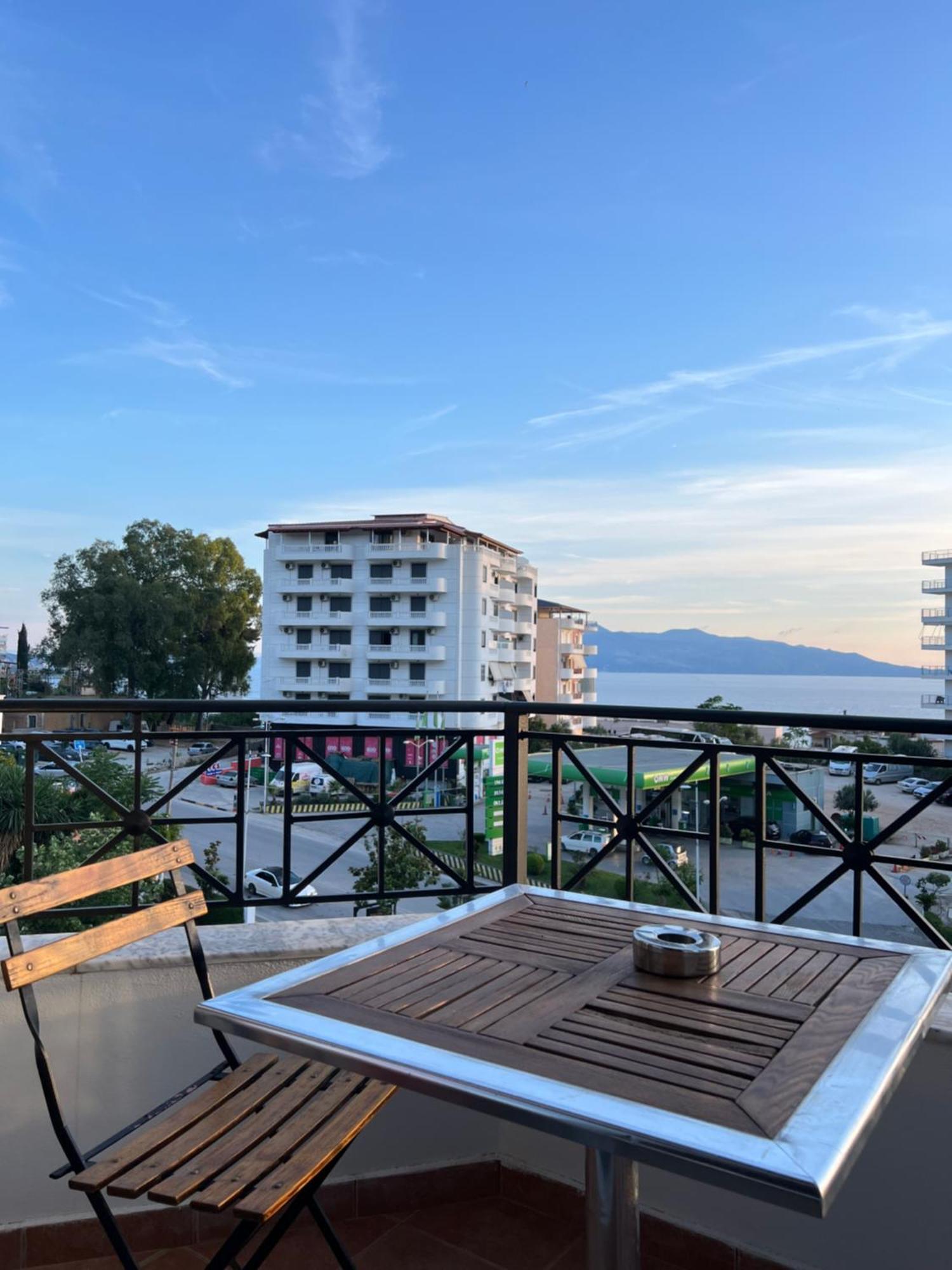 Privé City Hotel Sarandë Esterno foto